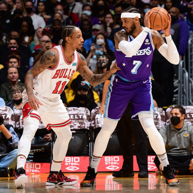 米兰电竞 -亚冠赛程吃紧，斯图加特今夜手感冰凉，气氛紧张，轮换策略成焦点 