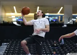 关于国际比赛日体能课后；奥兰多魔术手感冰凉备战欧超杯；悬念犹存；资深球员宣示担当的信息